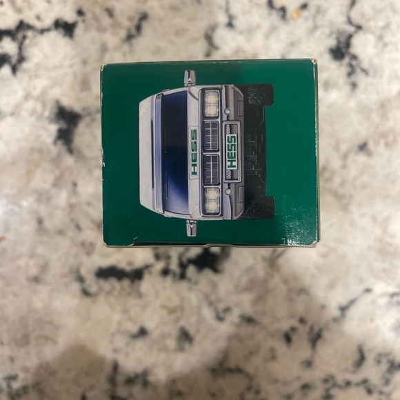 BRAND NEW—HESS Mini- 2014 Rare 17th Issue 50th ANNIVERSARY Miniature Sports SUV - Picture 5 of 7